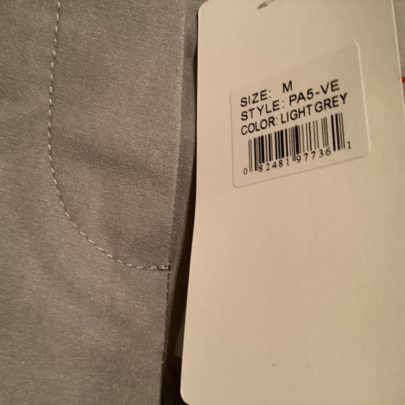 BNWT SIZWMEDIUM STRTCH GREY PULL ON CAPRIS - Picture 3 of 6